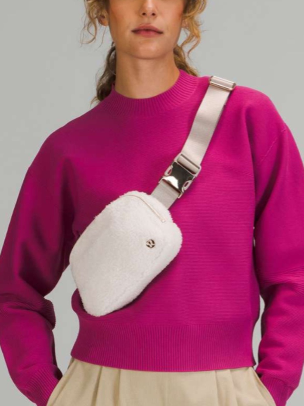 Lululemon Everywhere Fleece Belt Bag Light in Light Ivory